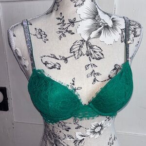 Victoria's Secret Very Sexy Push Up Bra Lucky Green Lace Rhinestones Straps 32B